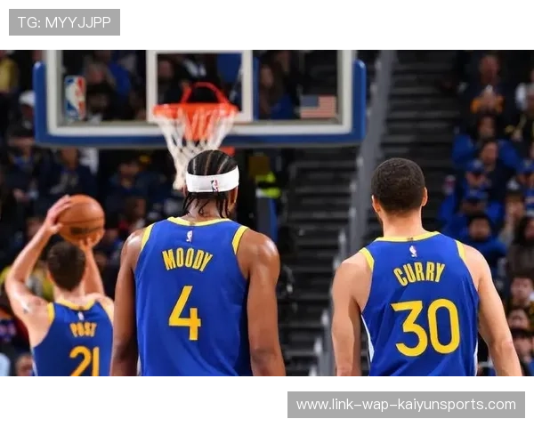 勇士强势反弹，库里和穆迪带队重回胜轨，库里状态神勇引领球队,勇士队走回正轨