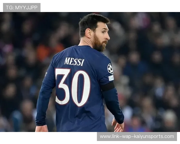 巴黎中路突破节奏变化，梅西一记世界波穿网